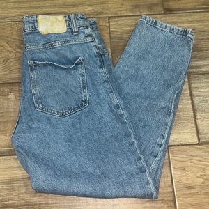 Women’s Zara Mom Jeans size 6
